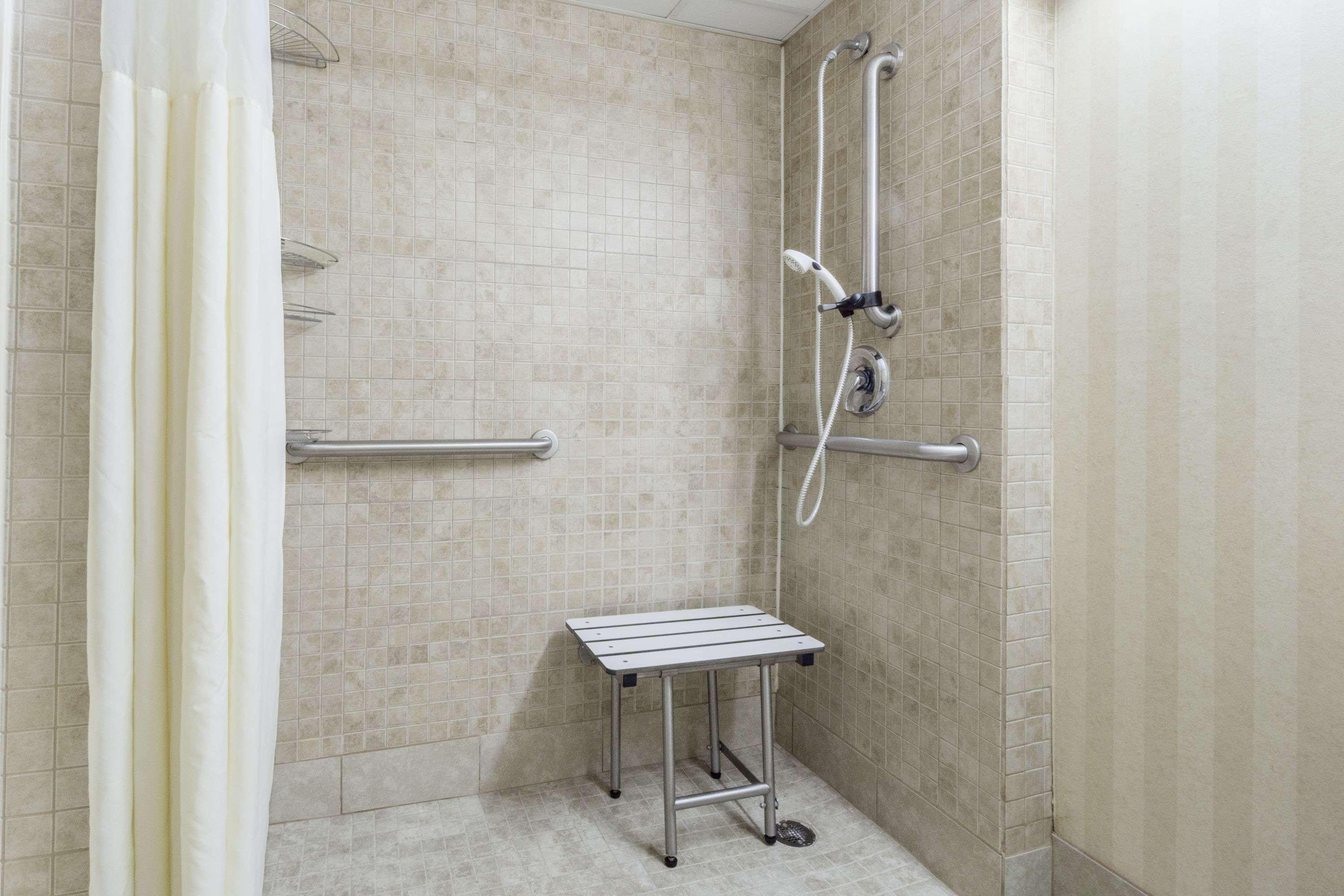 Days Inn By Wyndham Columbus East Airport Екстериор снимка